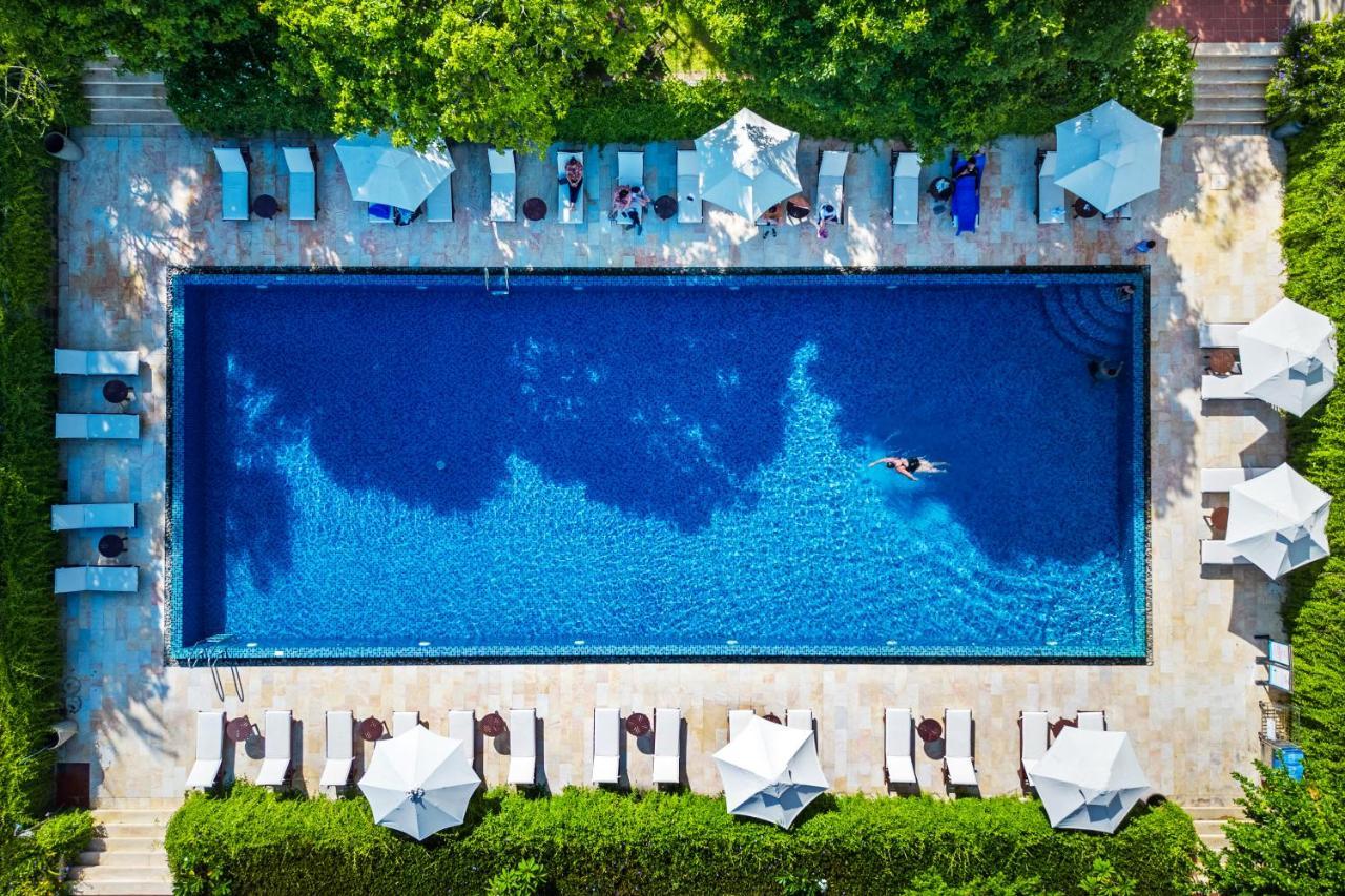 Rivertown Hoi An Resort & Spa Kültér fotó The pool at the Hotel de la Paix