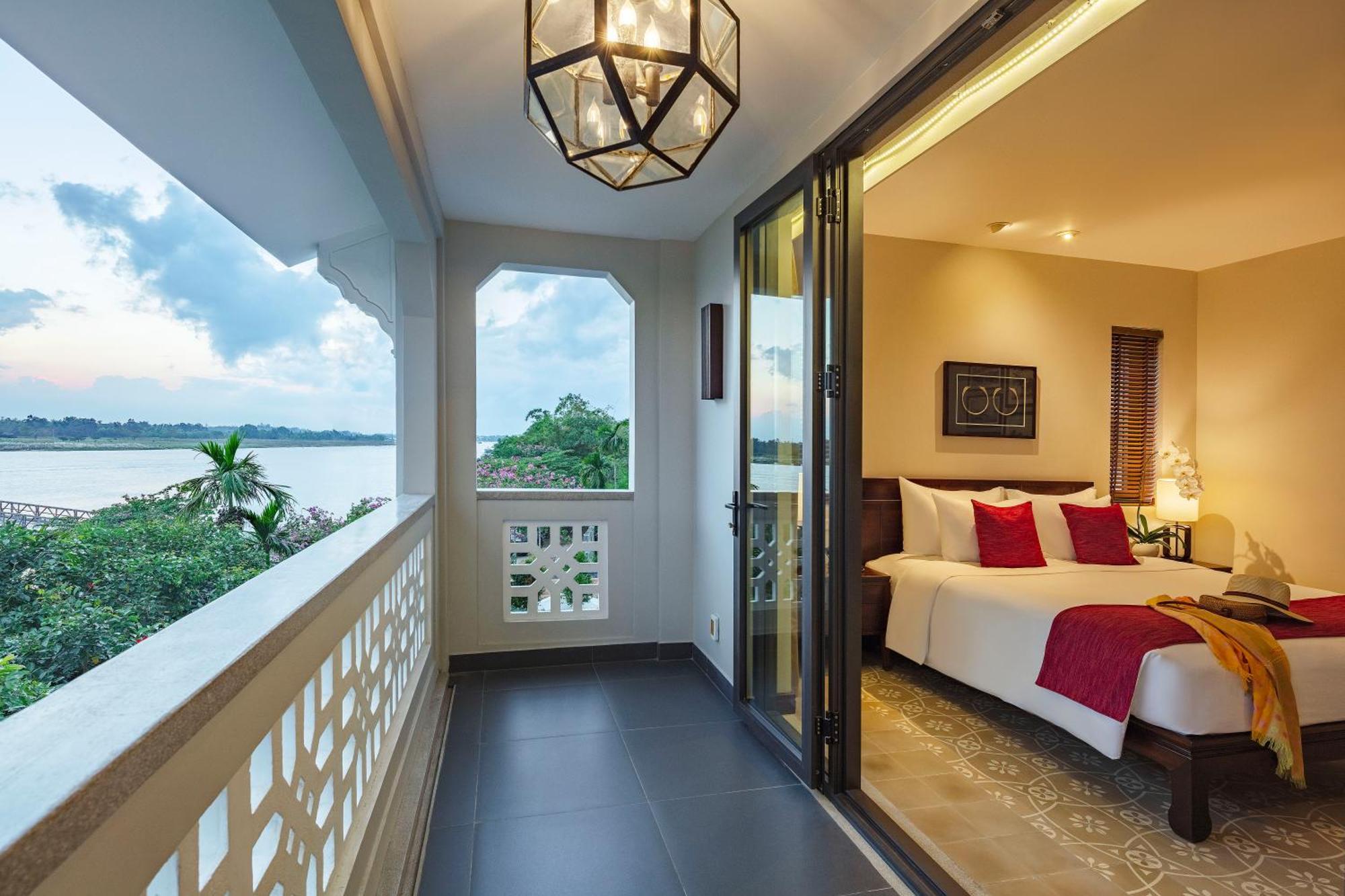 Rivertown Hoi An Resort & Spa Kültér fotó A room at the hotel